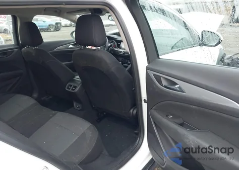 2018 Buick Regal Tourx Preferred z USA, uszkodzony, nr VIN W04GU8SX0J1113366